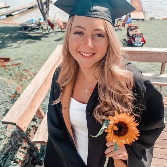 Meet your Posher, Kaylin - Picture 1 of 1